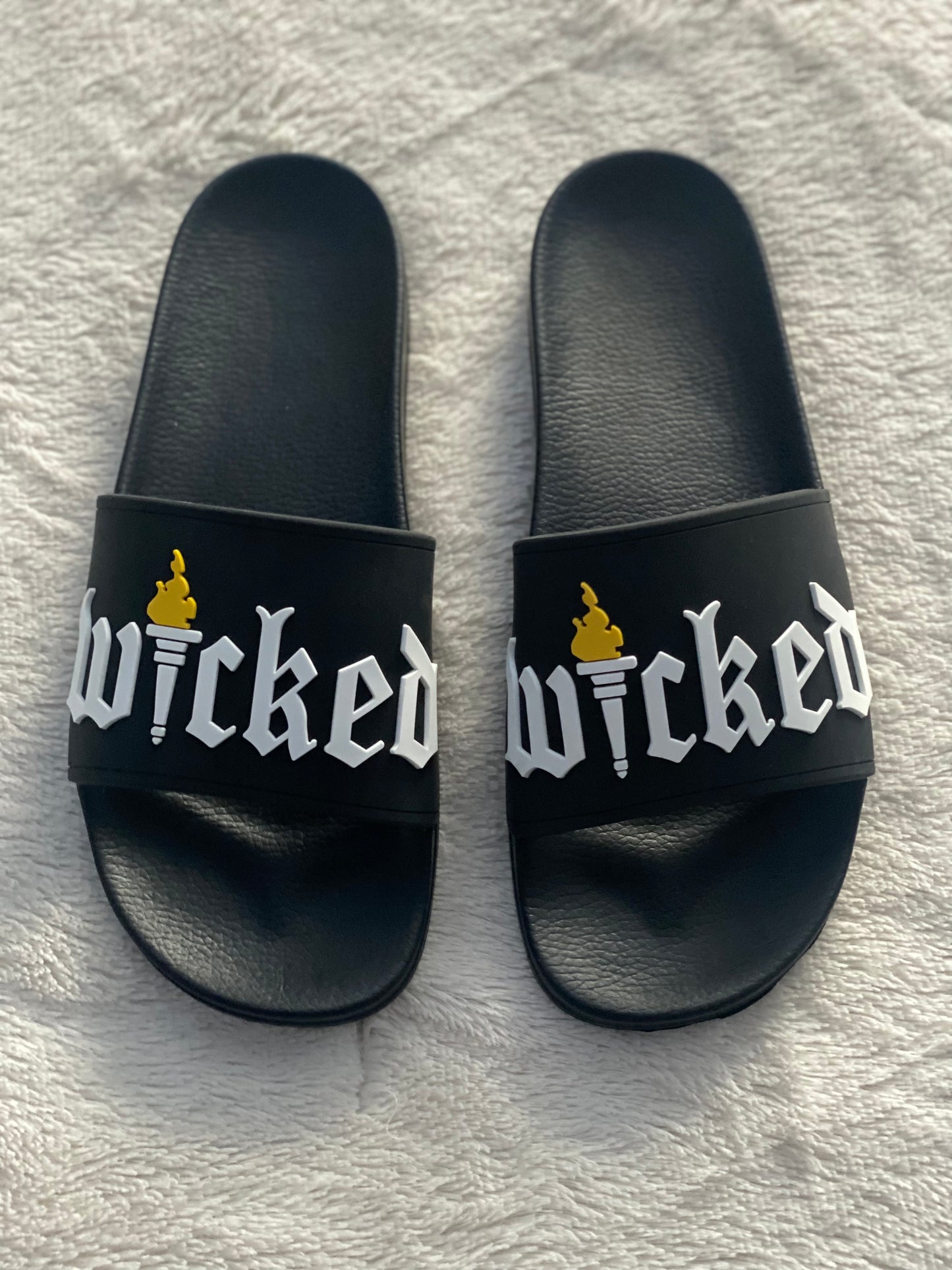 ELEVATED PRINT "WICKED" SLIDES (BLACK)