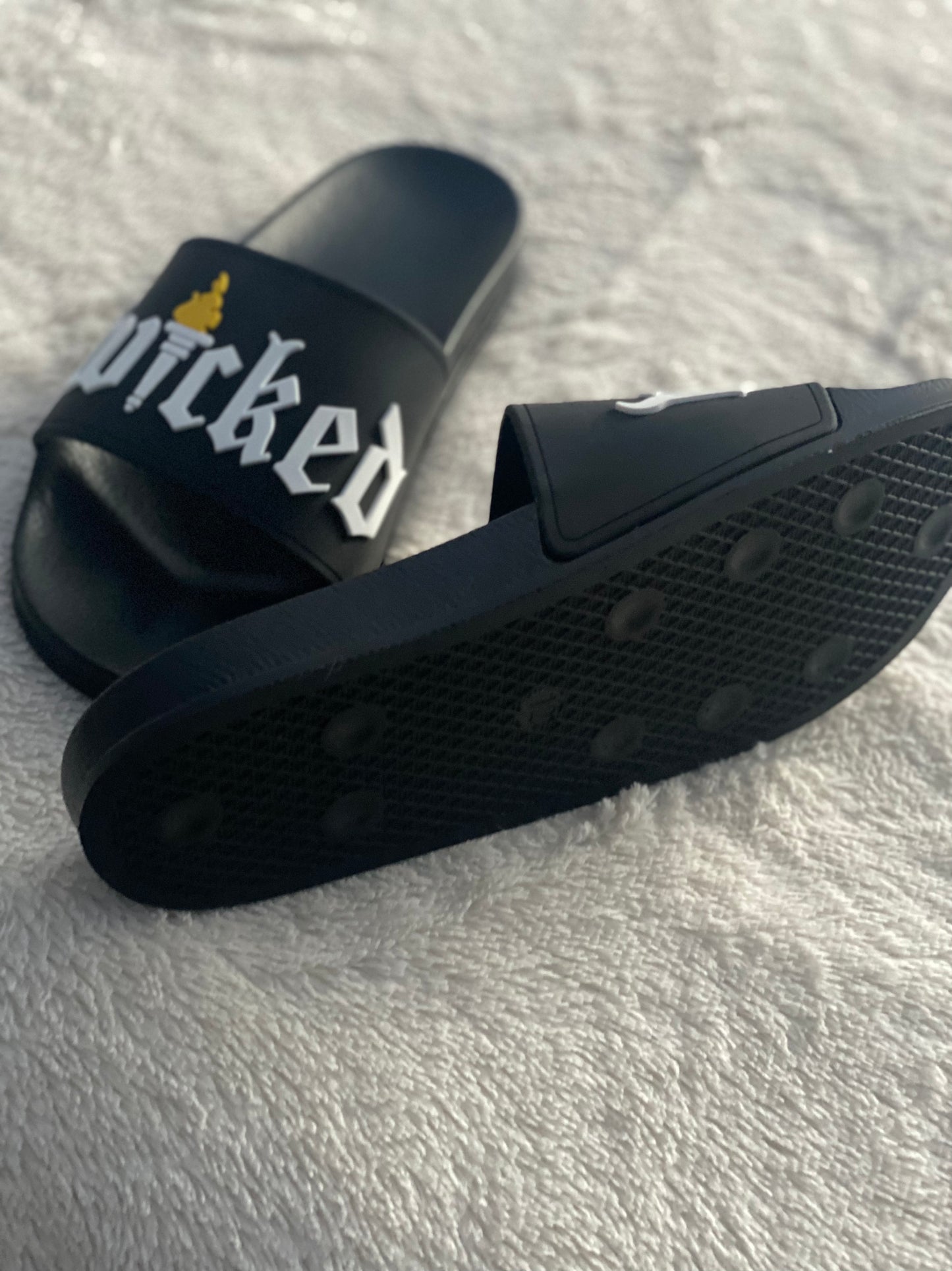 ELEVATED PRINT "WICKED" SLIDES (BLACK)